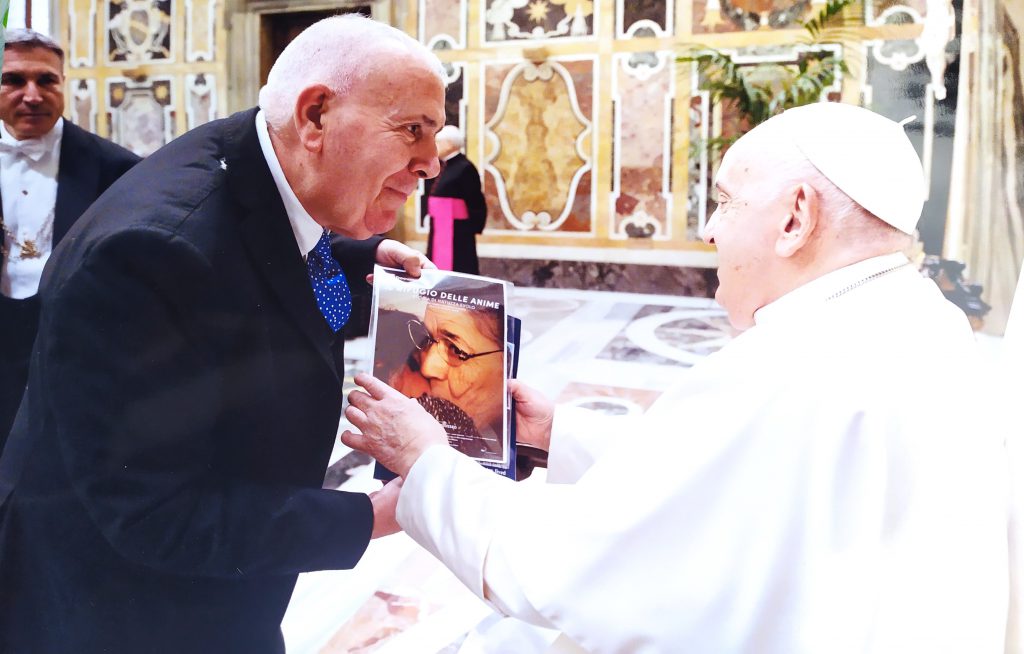 Pino Nano porta al Papa il film su Natuzza Evolo